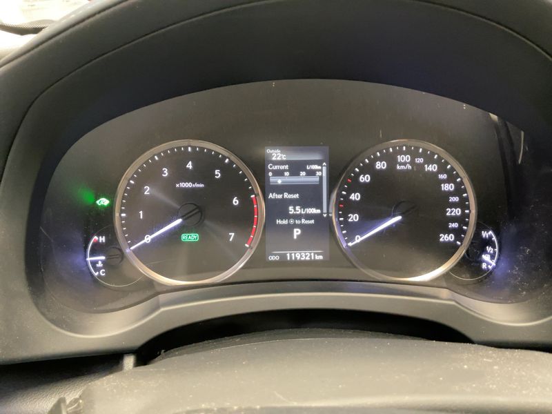 Lexus IS-Serie IS 300h Business — zdjęcie 13
