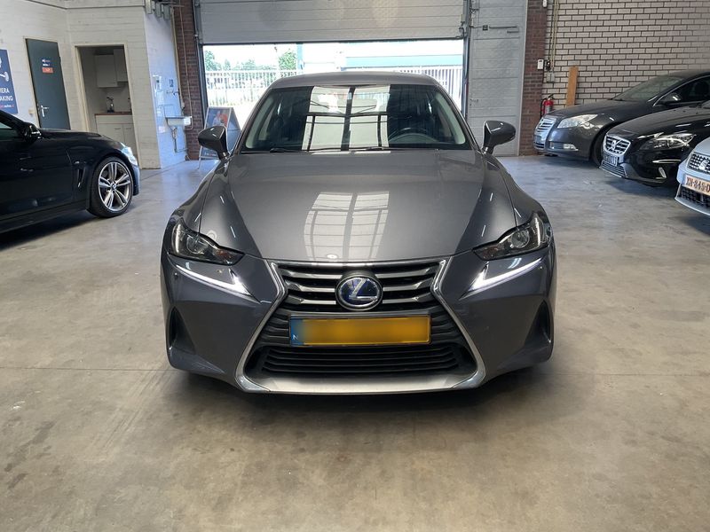 Lexus IS-Serie IS 300h Business — zdjęcie 9