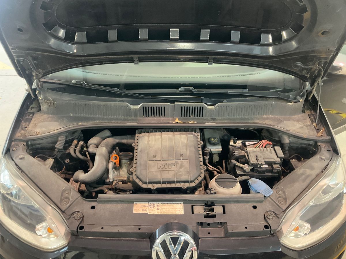 Volkswagen up! 2012 — photo 23