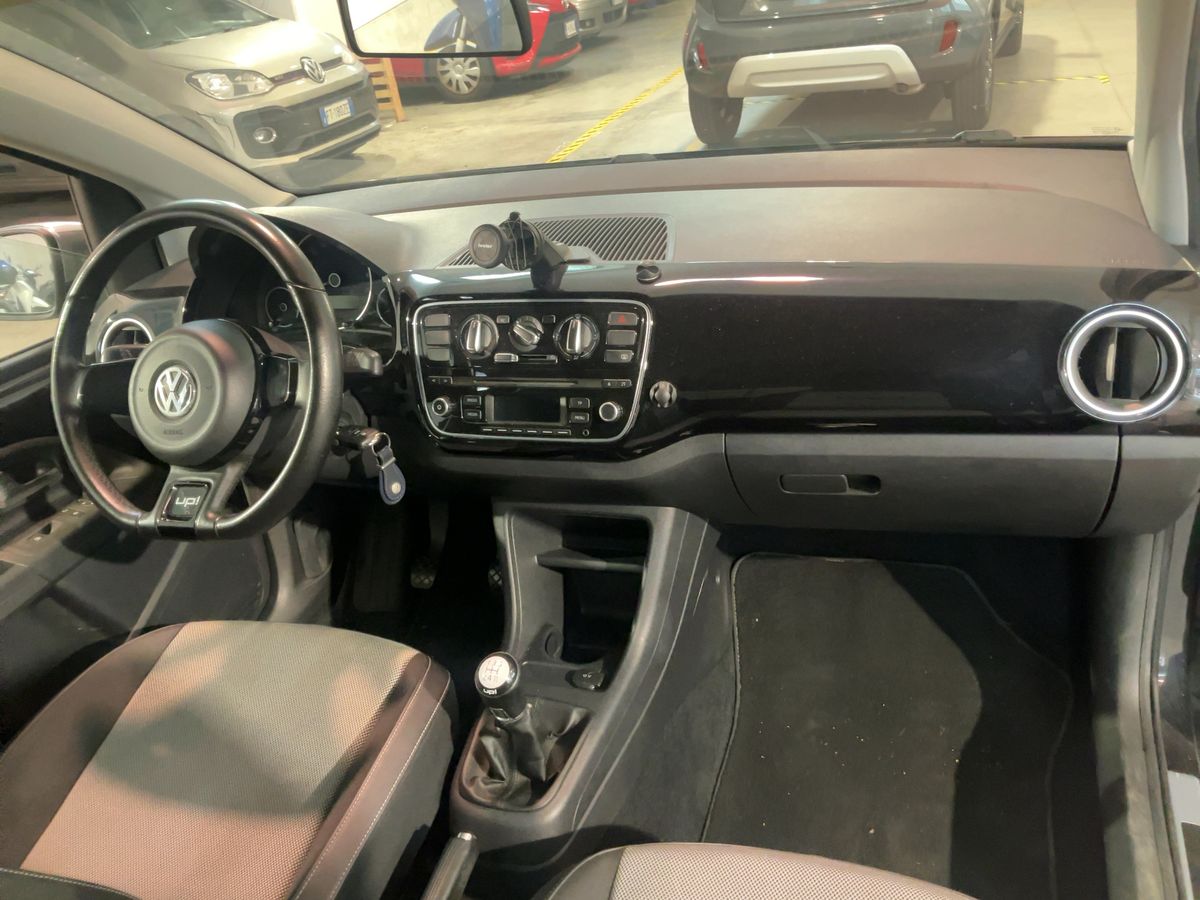 Volkswagen up! 2012 — photo 18