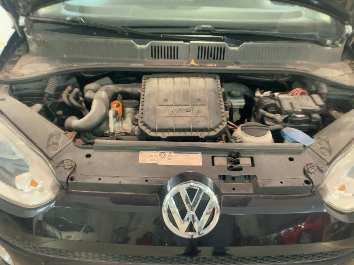 Volkswagen up! 2012 — photo 22