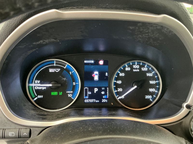 Mitsubishi Eclipse Cross 2.4 Plug-in Hybrid Plus 4WD — zdjęcie 13