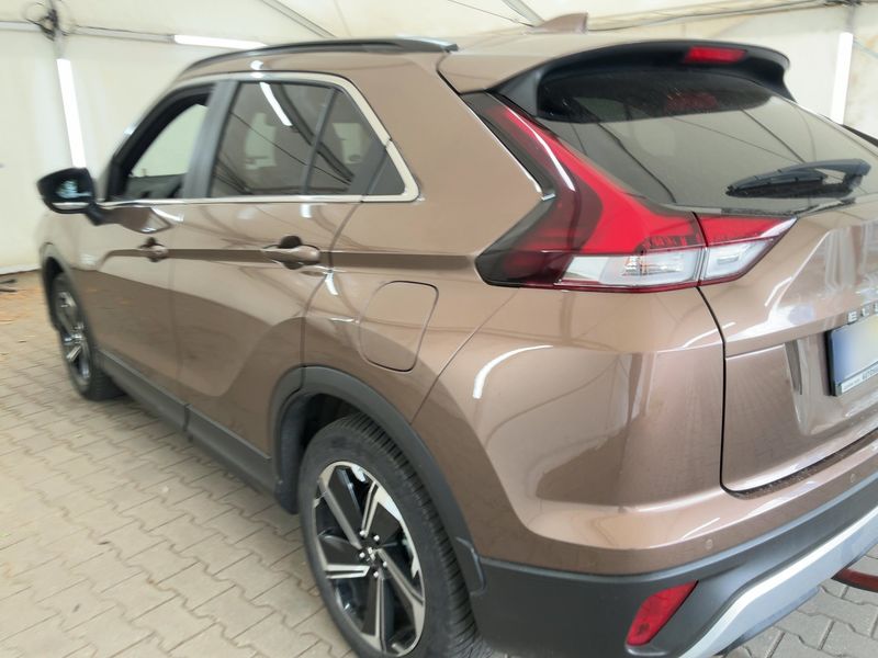 Mitsubishi Eclipse Cross 2.4 Plug-in Hybrid Plus 4WD — zdjęcie 3