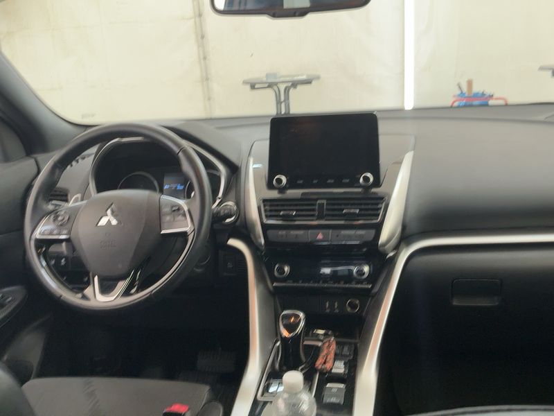 Mitsubishi Eclipse Cross 2.4 Plug-in Hybrid Plus 4WD — zdjęcie 12