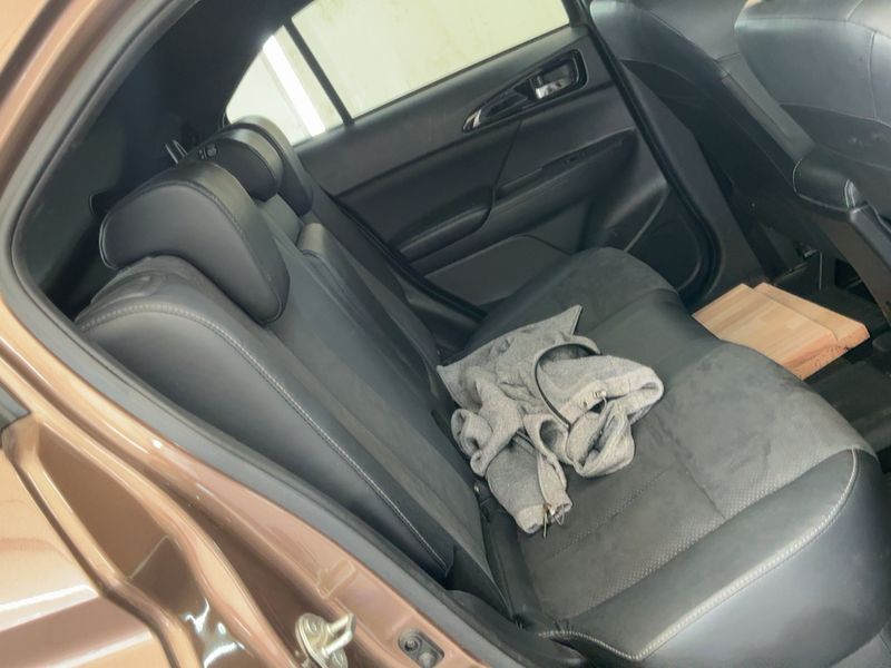 Mitsubishi Eclipse Cross 2.4 Plug-in Hybrid Plus 4WD — zdjęcie 14