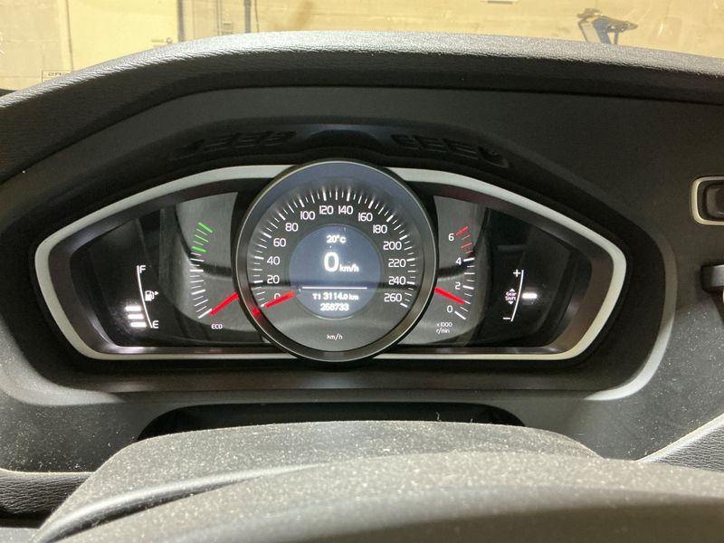 Volvo V40 2.0 D2 Kinetic — zdjęcie 13