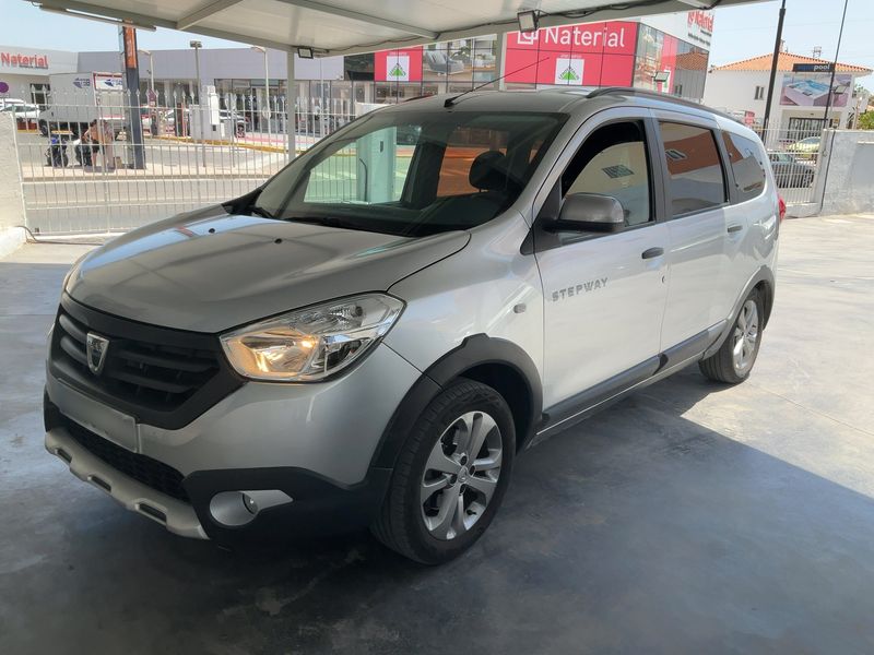 Dacia Lodgy 1.5 dCi Stepway 2015 – снимка 1