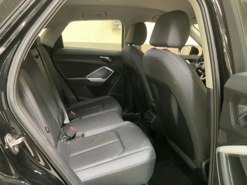 Audi Q3 Sportback 35 TDI — zdjęcie 14