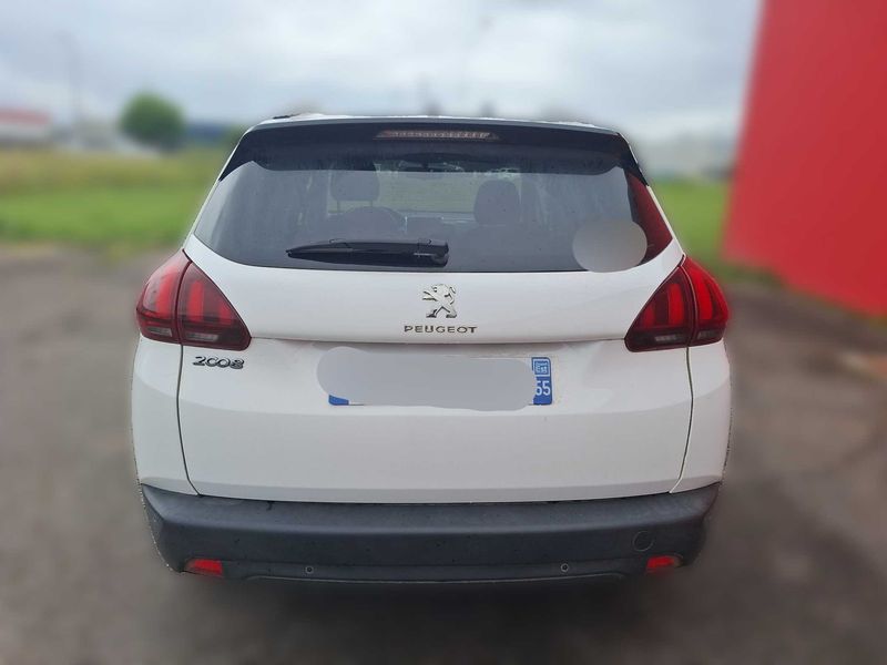 Peugeot 2008 1.6 Blue-HDi Style — zdjęcie 4