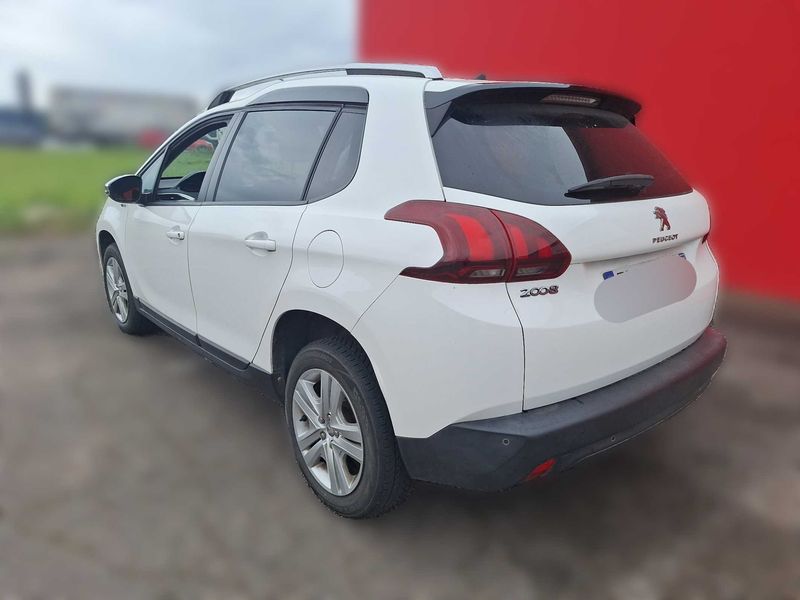 Peugeot 2008 1.6 Blue-HDi Style — zdjęcie 3