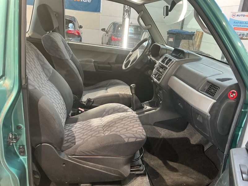 Mitsubishi Pajero 1.8 GDI Comfort I 1800 — zdjęcie 3