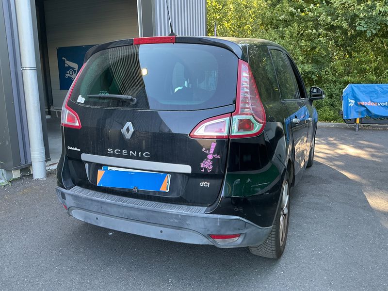 Renault Scenic 2.0 dCi Jade — zdjęcie 2