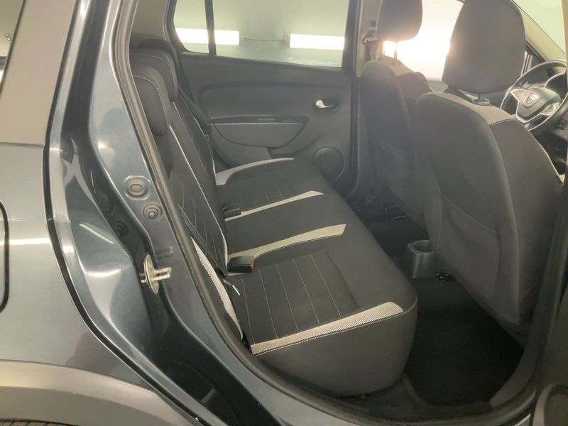 Dacia Logan MCV 0.9 TCe Stepway — zdjęcie 14