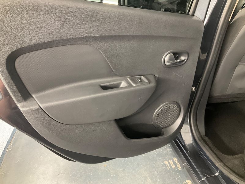 Dacia Logan MCV 0.9 TCe Stepway 2019 – снимка 26