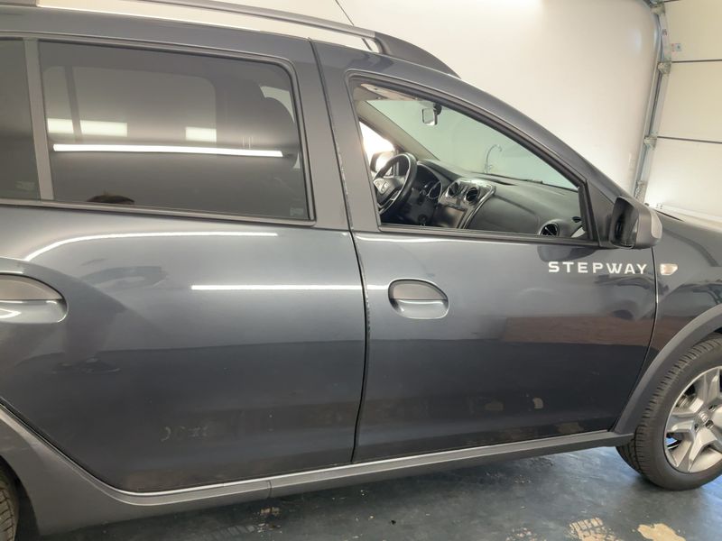 Dacia Logan MCV 0.9 TCe Stepway — zdjęcie 7