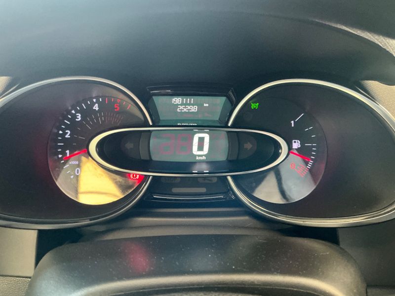 Renault Clio 1.5 dCi Energy Business — zdjęcie 13