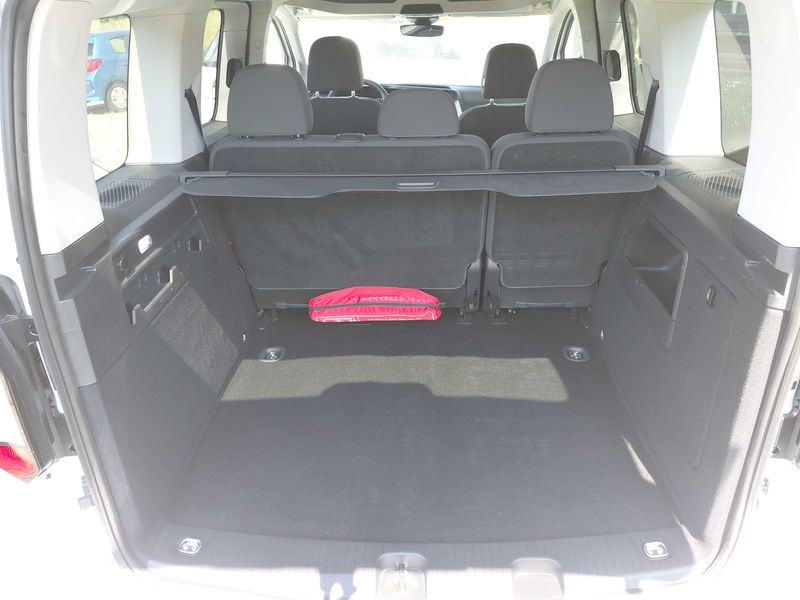 Ford Tourneo Connect 2.0 TDCi EcoBlue Titanium AWD — zdjęcie 9