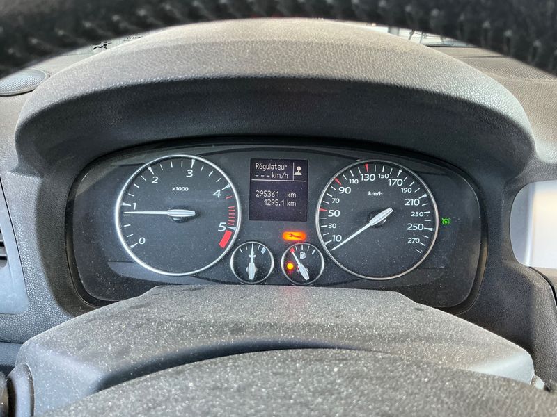 Renault Laguna 2.0 dCi — zdjęcie 4