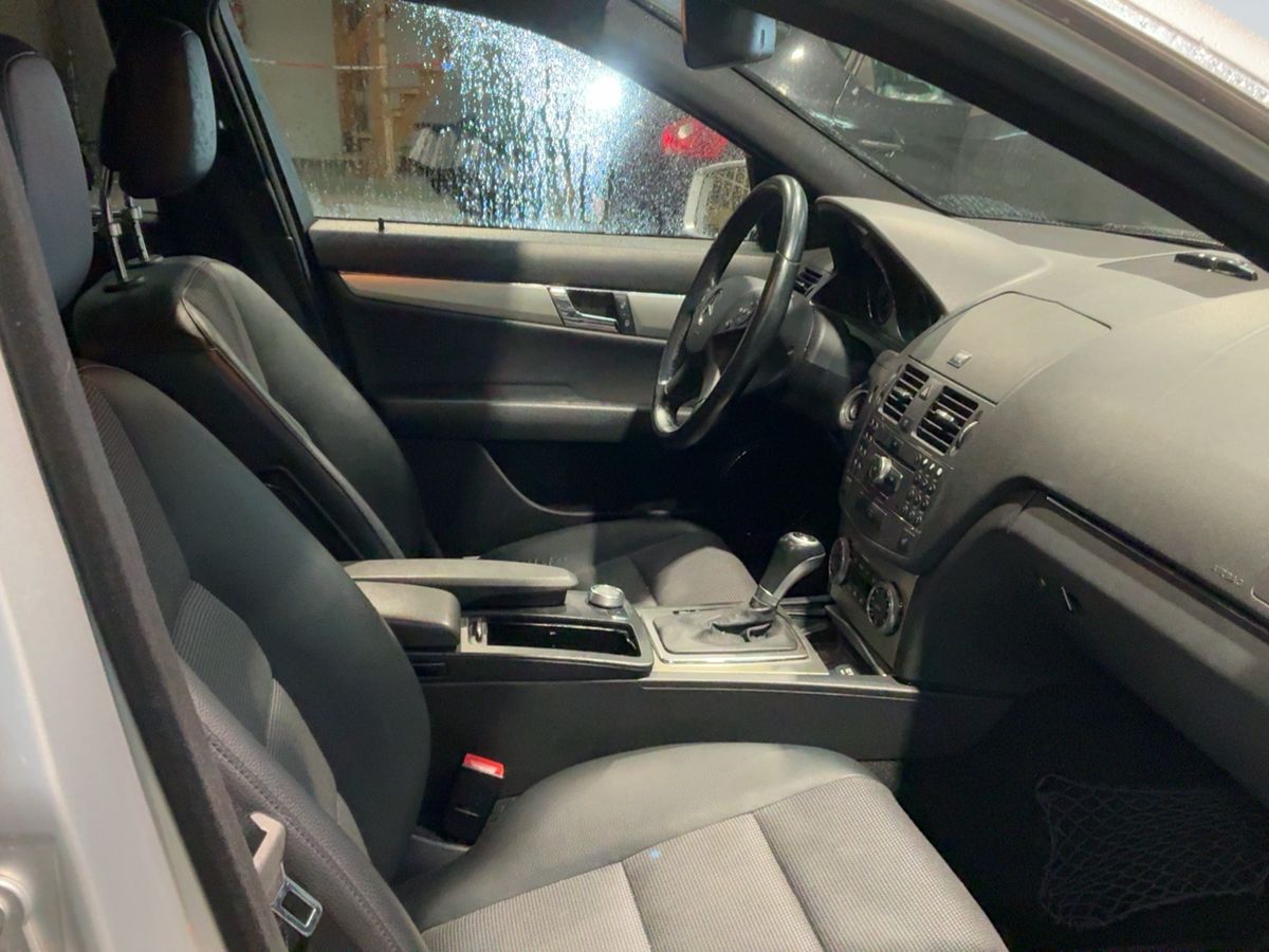 Mercedes-Benz C-Klasse 2009 — photo 17