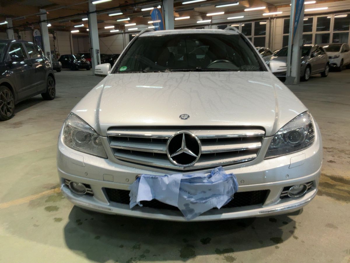 Mercedes-Benz C-Klasse 2009 — photo 15