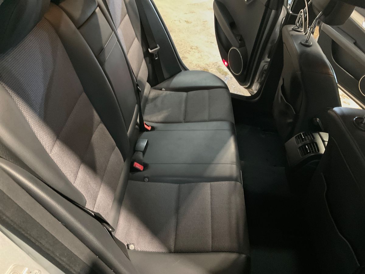 Mercedes-Benz C-Klasse 2009 — photo 34