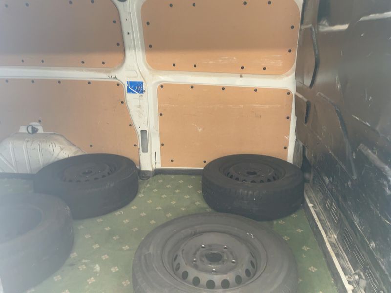 Ford Transit Custom 2.0 TDCi 270 L1 Limited — zdjęcie 14