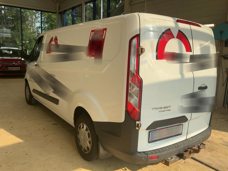 Ford Transit Custom 2.0 TDCi 270 L1 Limited — zdjęcie 3