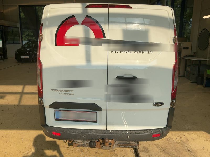 Ford Transit Custom 2.0 TDCi 270 L1 Limited — zdjęcie 5