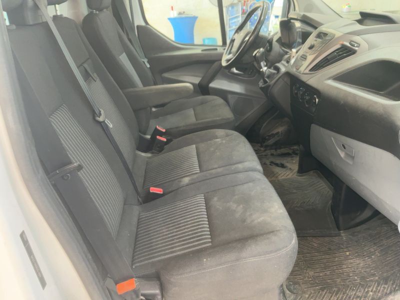 Ford Transit Custom 2.0 TDCi 270 L1 Limited — zdjęcie 11