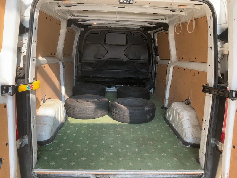 Ford Transit Custom 2.0 TDCi 270 L1 Limited — zdjęcie 10