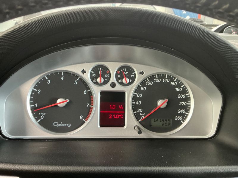 Ford Galaxy 2.8 V6 Trend — zdjęcie 4