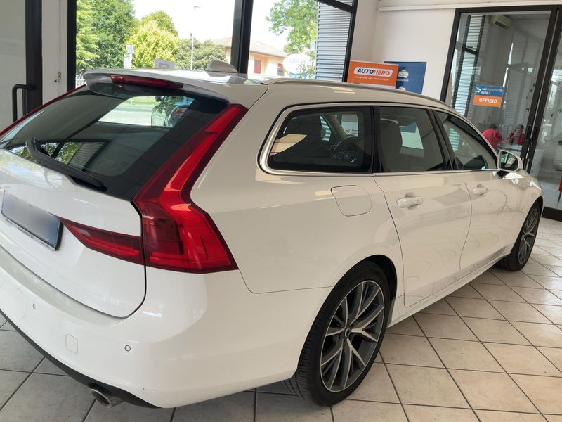 Volvo V90 2.0 D4 Momentum — zdjęcie 6