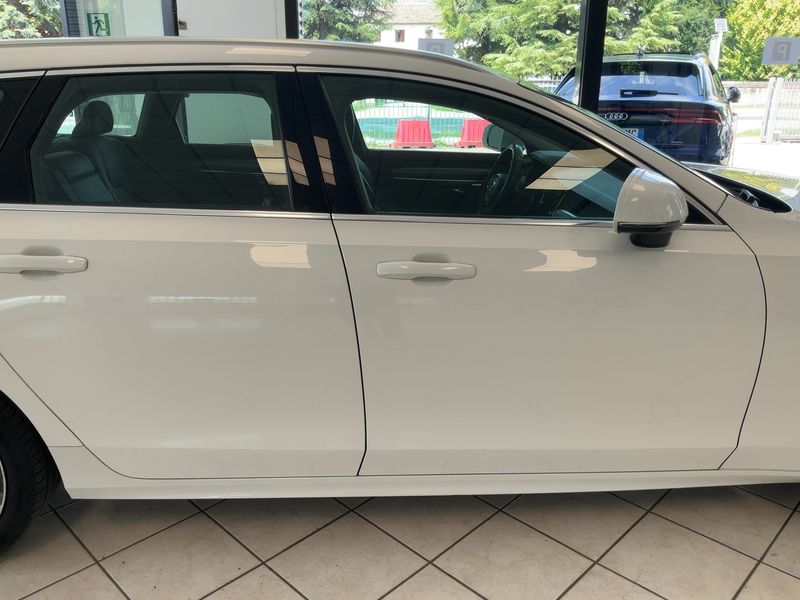 Volvo V90 2.0 D4 Momentum — zdjęcie 7