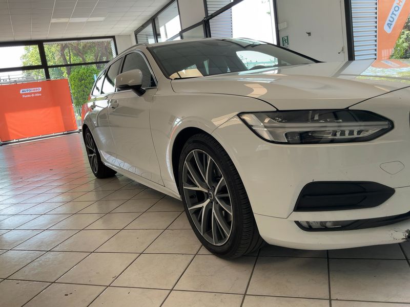 Volvo V90 2.0 D4 Momentum — zdjęcie 8