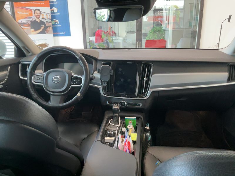 Volvo V90 2.0 D4 Momentum — zdjęcie 12