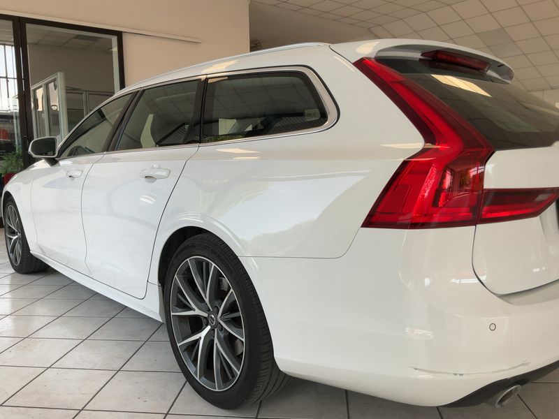Volvo V90 2.0 D4 Momentum — zdjęcie 3