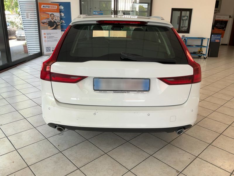 Volvo V90 2.0 D4 Momentum — zdjęcie 5