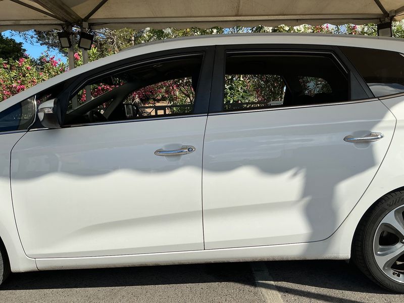 Kia Carens 1.7 CRDi Drive — zdjęcie 4