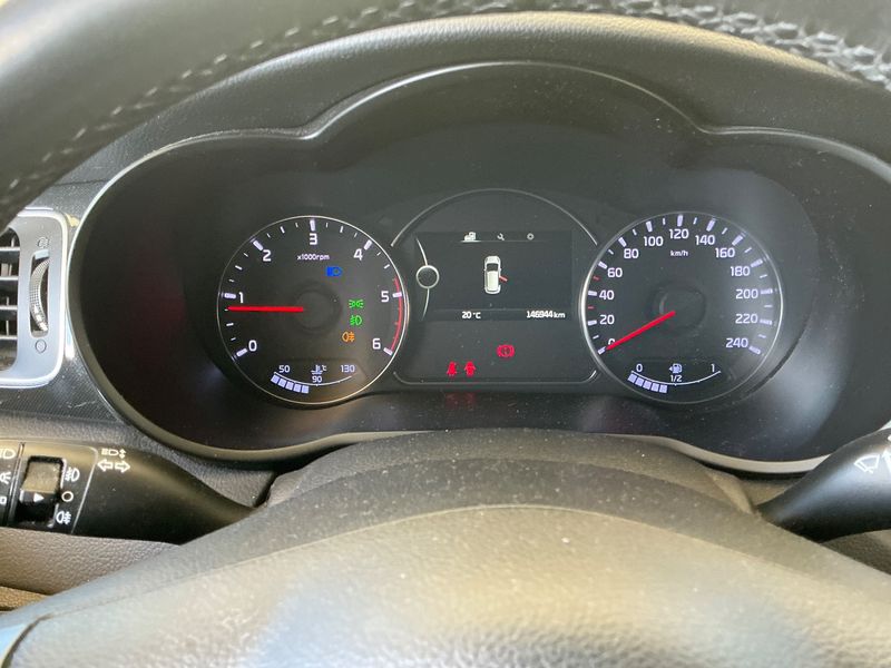 Kia Carens 1.7 CRDi Drive — zdjęcie 13