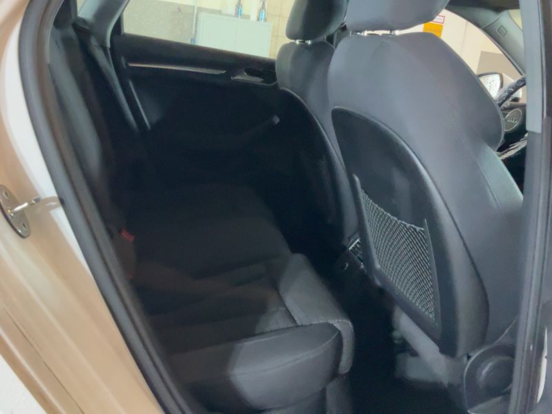 Audi A3 Limousine 2.0 TDI Sport — zdjęcie 14