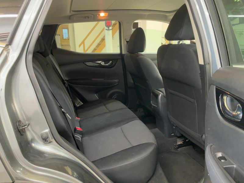 Nissan Qashqai 1.2 360 — zdjęcie 14