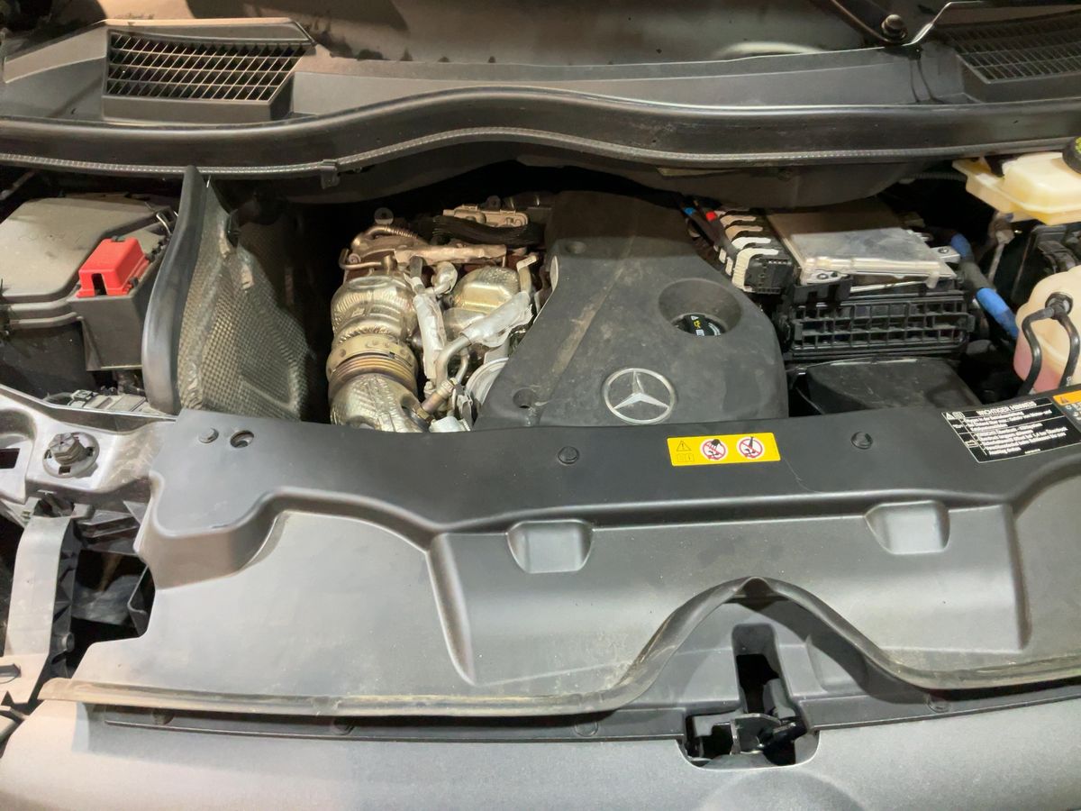 Mercedes-Benz V-Klasse 2023 — photo 23
