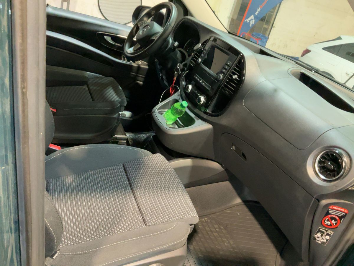 Mercedes-Benz V-Klasse 2023 — photo 17