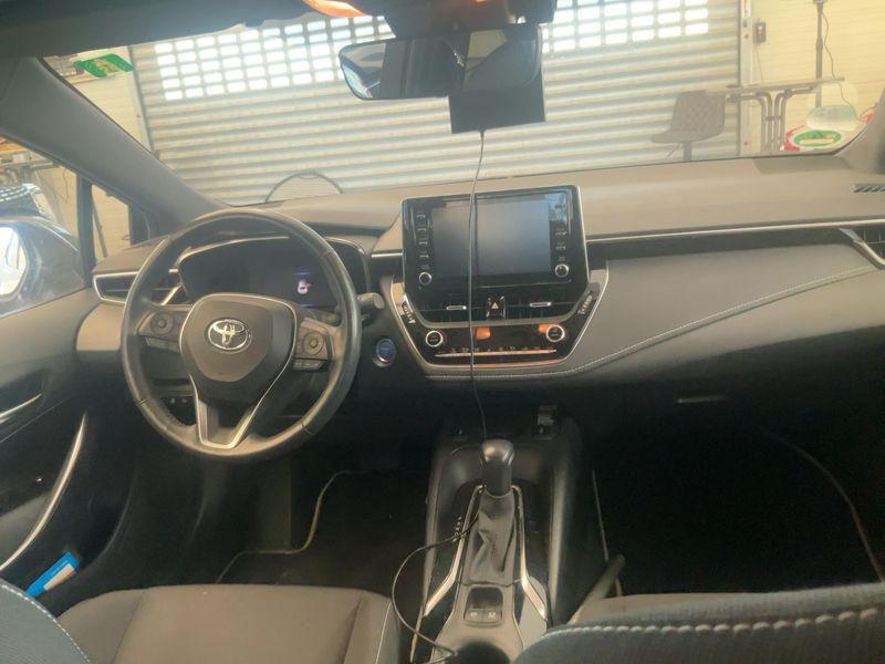 Toyota Corolla 1.8 Hybrid Club — zdjęcie 12