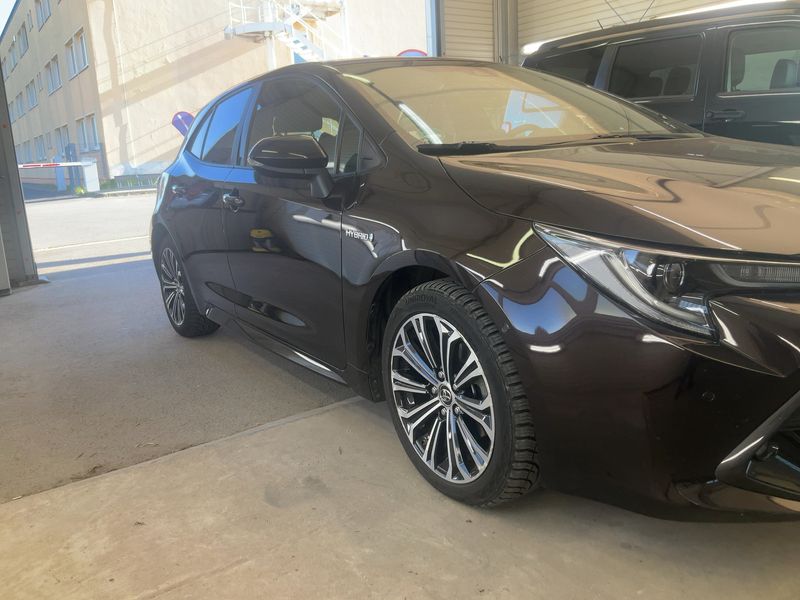 Toyota Corolla 1.8 Hybrid Club — zdjęcie 8