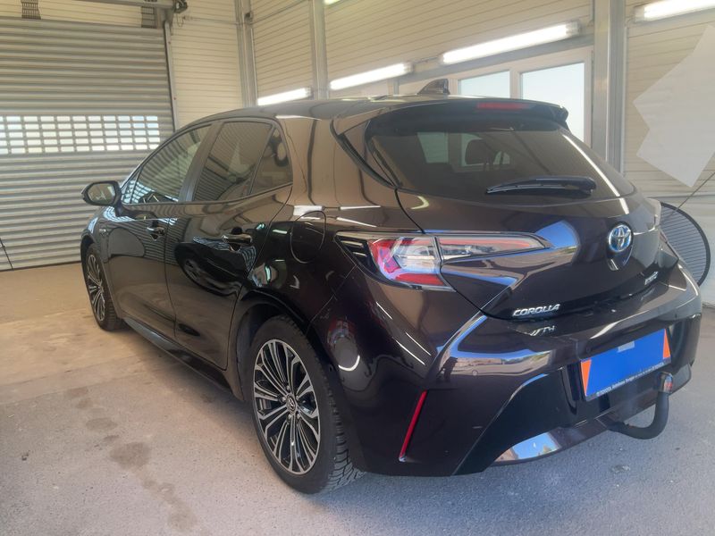 Toyota Corolla 1.8 Hybrid Club — zdjęcie 3