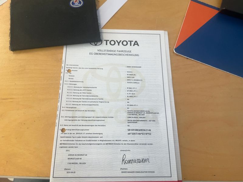 Toyota Corolla 1.8 Hybrid Club — zdjęcie 16