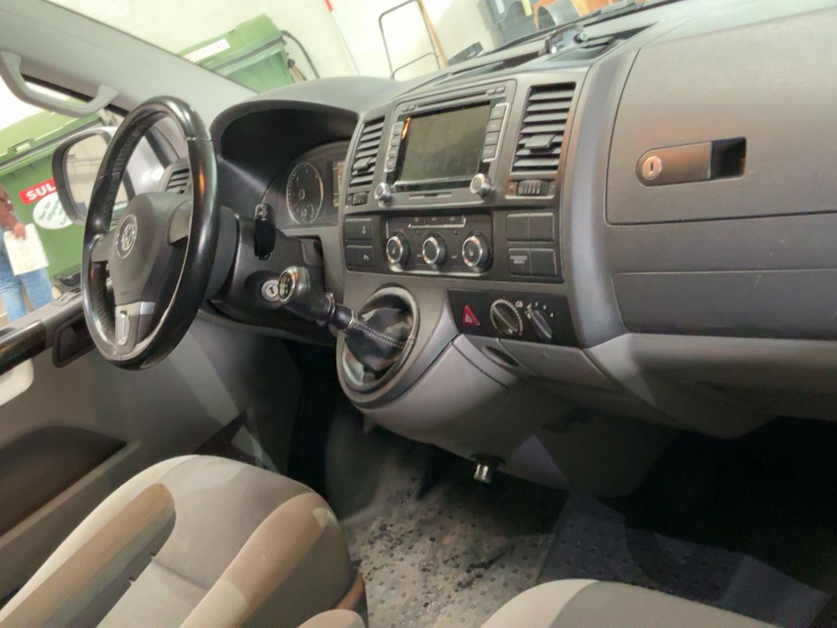 Volkswagen T5 2014 — photo 19
