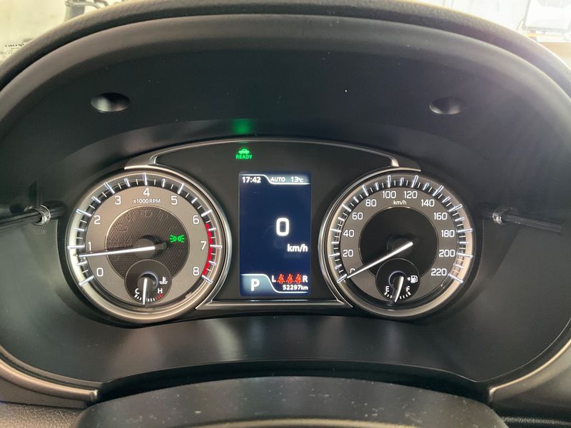 Suzuki Vitara 1.5 Dualjet Hybrid Comfort+ 4x4 — zdjęcie 13