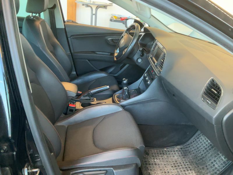 Seat Leon 2.0 TDI FR — zdjęcie 11